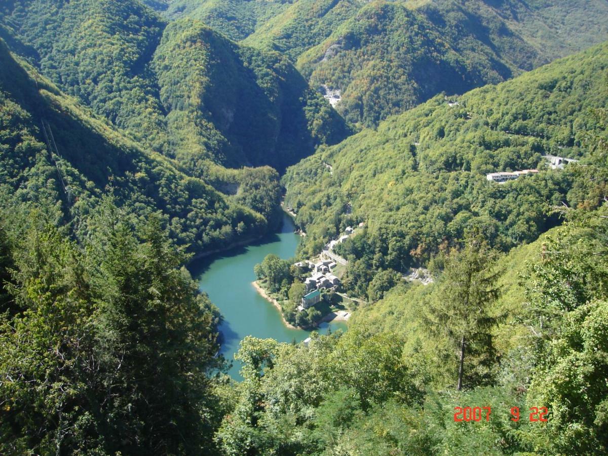 Bed and Breakfast Borgo Delle Panie Careggine Екстер'єр фото